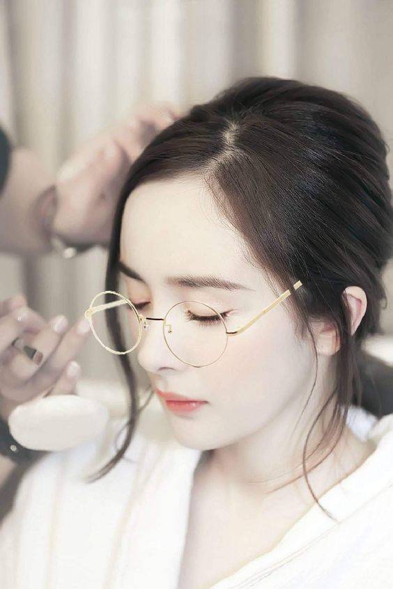 女明星杨幂戴眼镜照片图精选_3