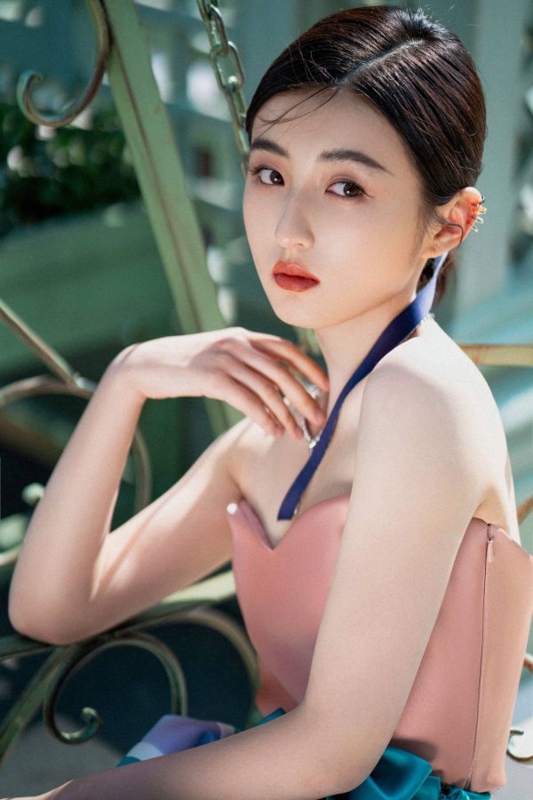 张子枫抹胸长裙最性感写真照片_7