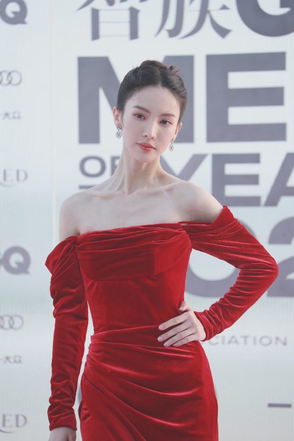 金晨锁骨特写美照，金晨太瘦了_1