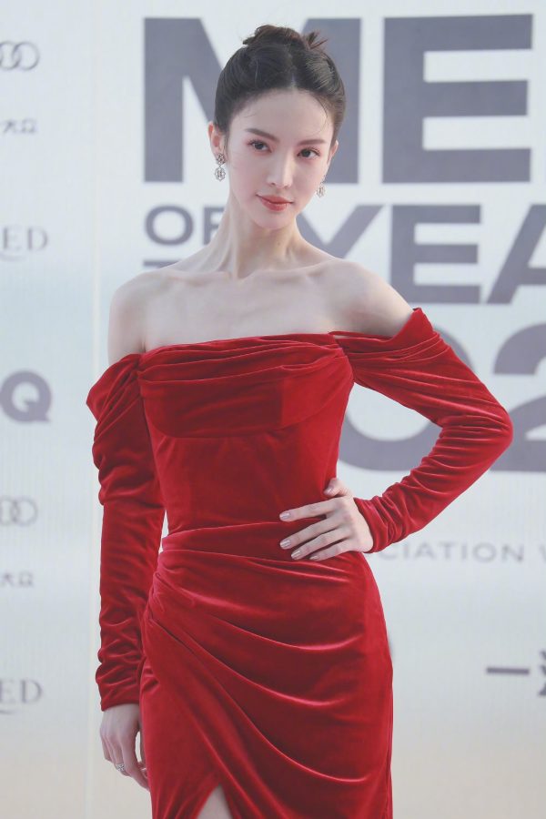 金晨锁骨特写美照，金晨太瘦了_4