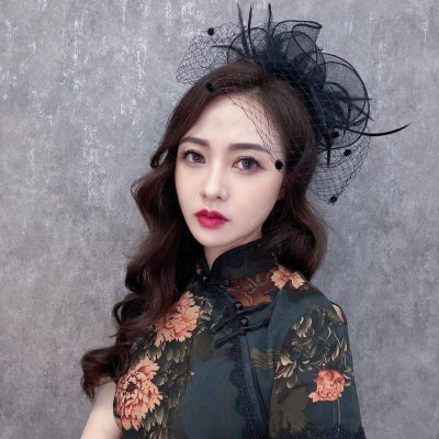 如图:穿旗袍适合什么样的发型最好看？