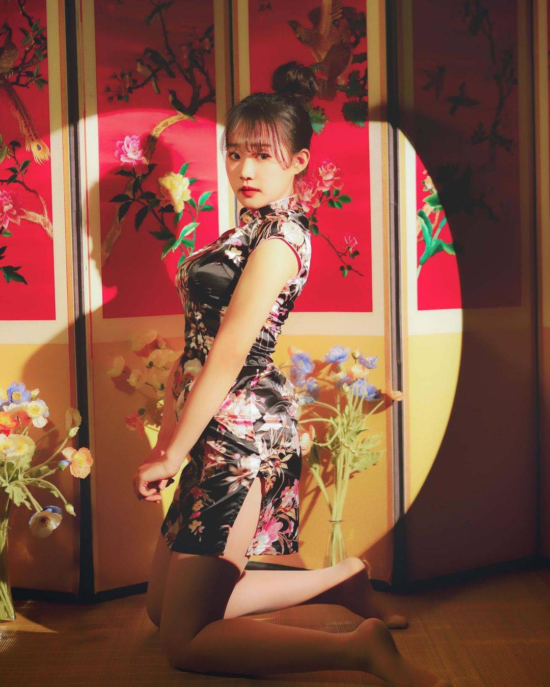 如图:穿旗袍适合什么样的发型最好看？_10