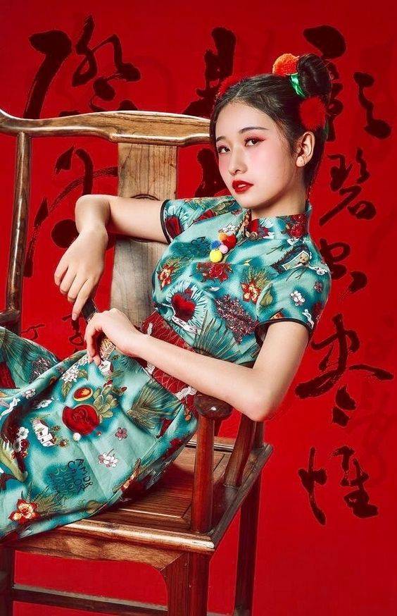 穿旗袍拍照怎么摆姿势拍照好看？_10