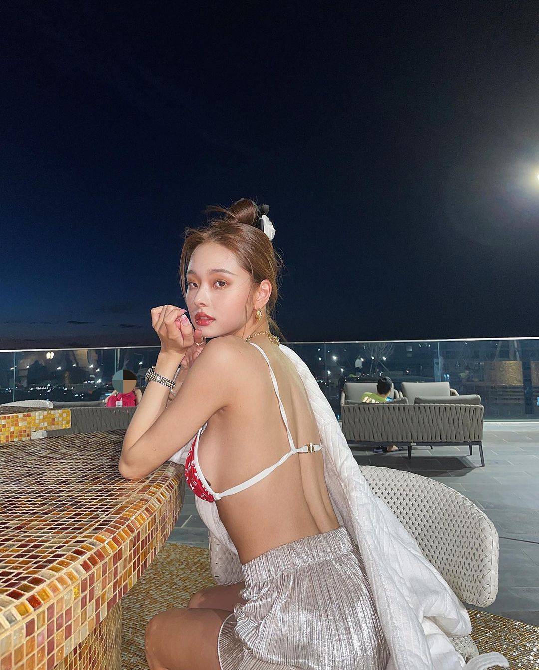 美女dear.zia胸部特写图，宋智雅的胸是隆的吗？_4
