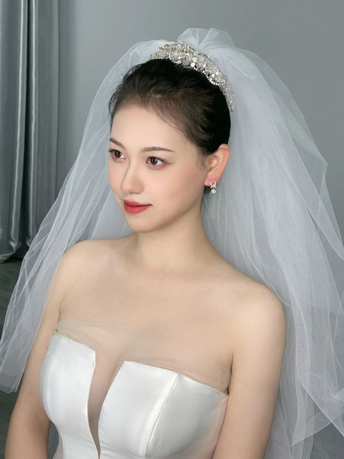 婚纱照新娘化妆间自拍有刘海好看还是没刘海好看！_2
