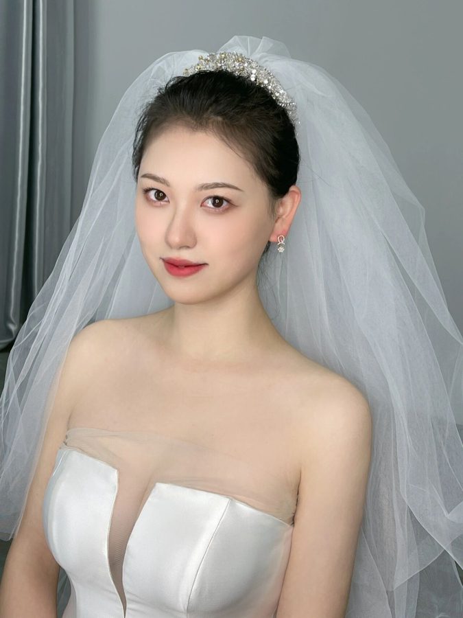 婚纱照新娘化妆间自拍有刘海好看还是没刘海好看！_3