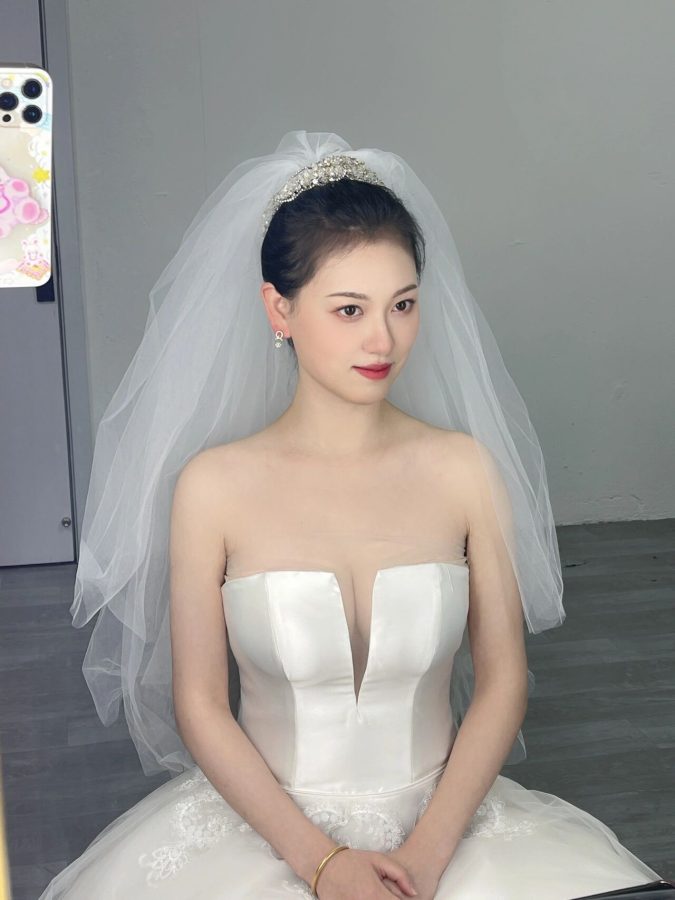 婚纱照新娘化妆间自拍有刘海好看还是没刘海好看！_4