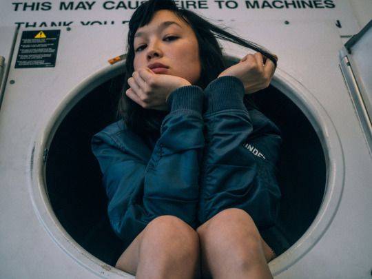 美女卡在滚筒洗衣机，女子卡在洗衣机系列图片_8