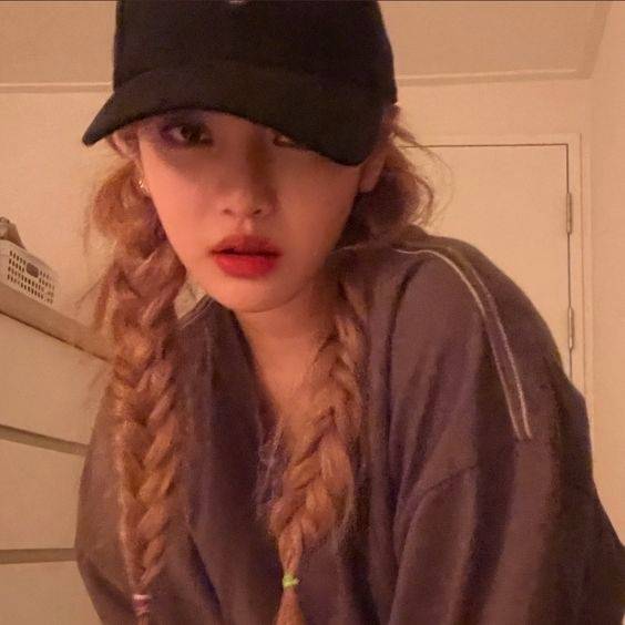 女头优质高清混网软妹，玩网拽姐高质量头像！_18