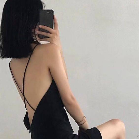 特污头像真人女生头像露背图片_1