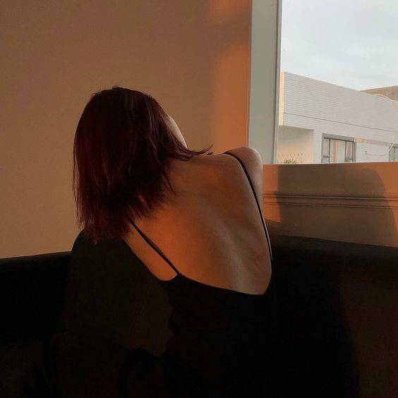 特污头像真人女生头像露背图片_16