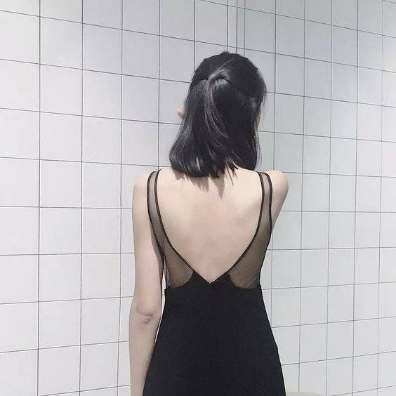 特污头像真人女生头像露背图片_11