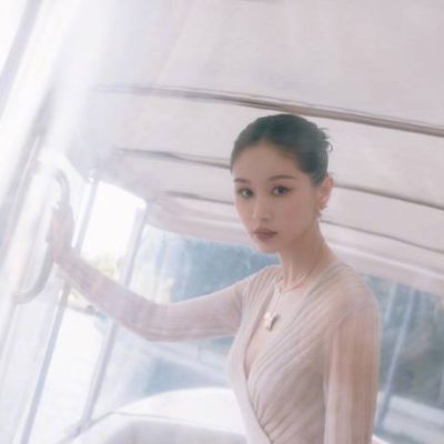王子文深V纱裙性感美艳红唇图片