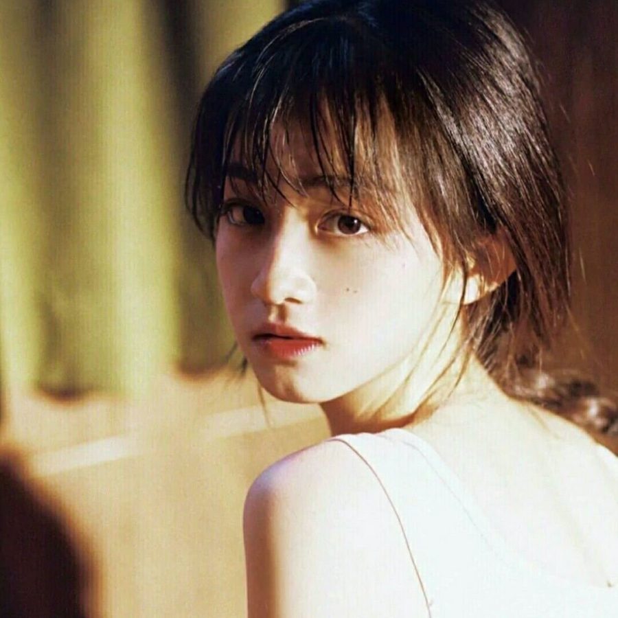 胶片复古风真人忧郁女生高清头像_5