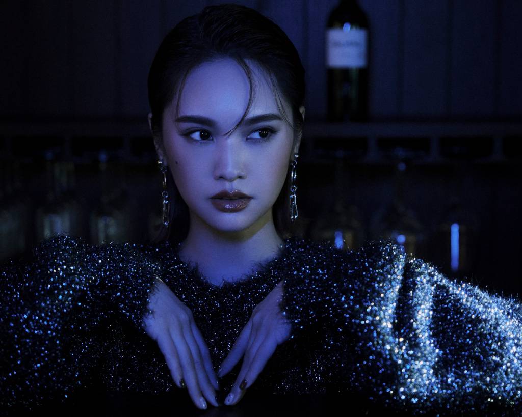 杨丞琳暗黑风写真 脸上大黑痣明显_2