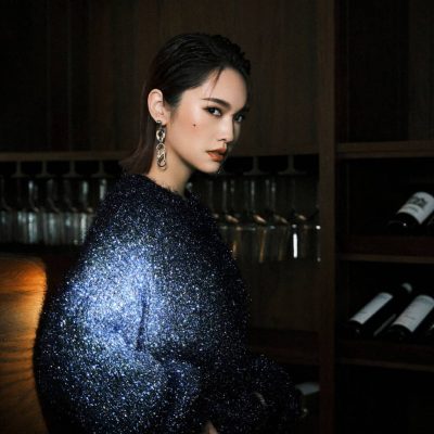 杨丞琳暗黑风写真 脸上大黑痣明显