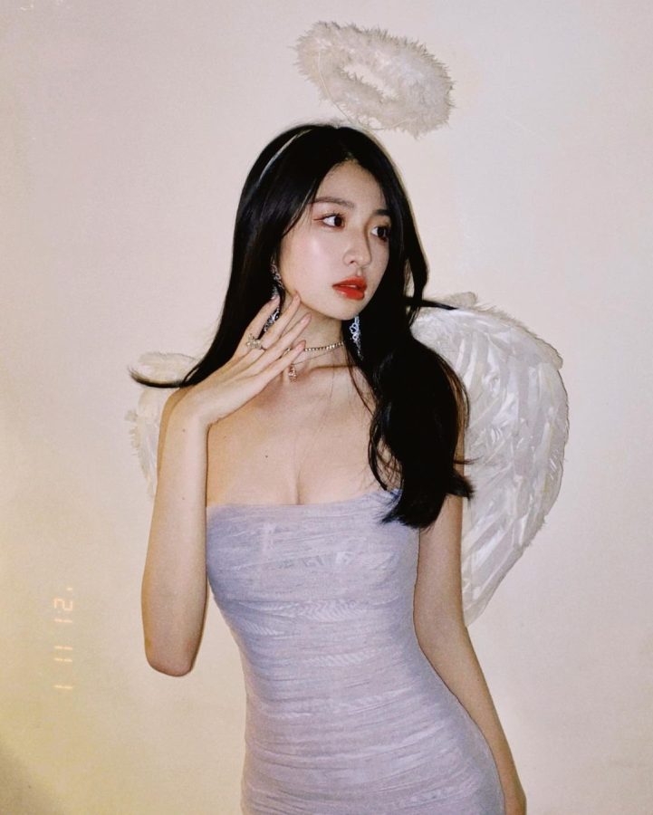 美女cosplay天使 翅膀和头顶光圈堪称完美_4