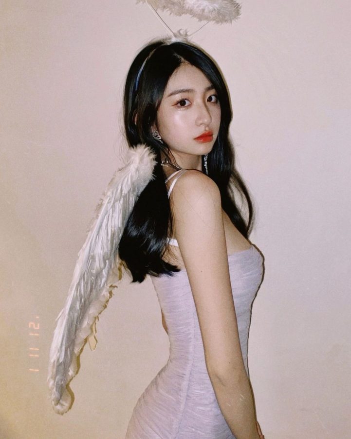 美女cosplay天使 翅膀和头顶光圈堪称完美_8