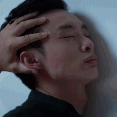 肖鹤云的冤种朋友被按压在墙上！冤种图片！