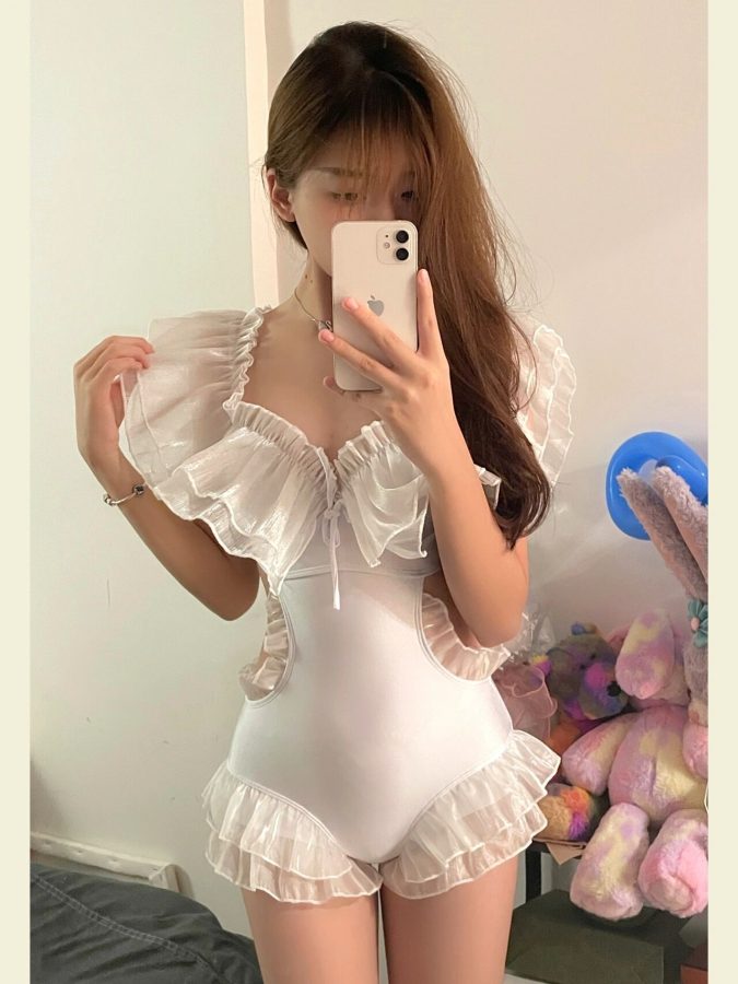 美女晒出新买的泡温泉的连体泳衣_2