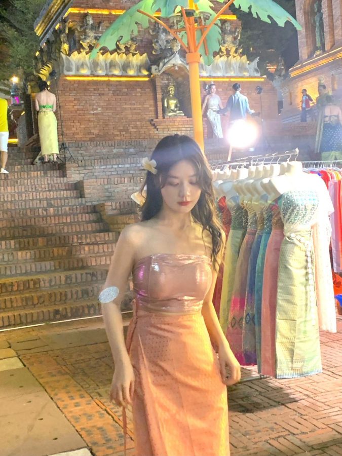 西安美女真的多，旅游景点美女拍照留念_3