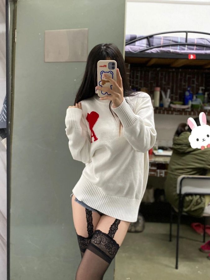 女大学生在宿舍能有多野，吊带黑丝袜_1