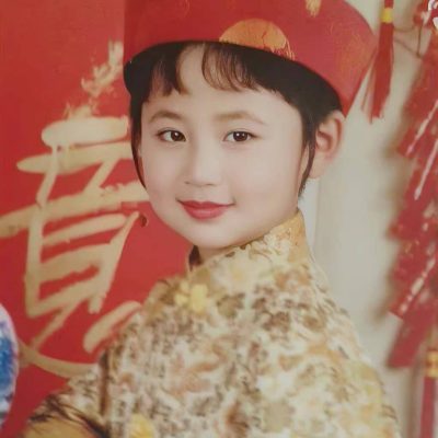 杨紫小时候拍的童年照写真， 小猴紫真可爱