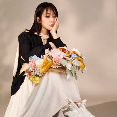 杨紫花仙子写真，选自MadameFigaro世界杨紫封面