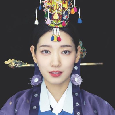 朴信惠新婚晒出韩服写真