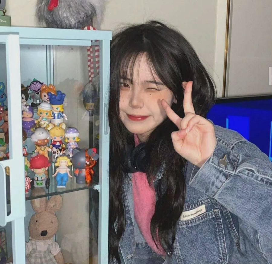 剪刀手比耶真人可爱甜美女生头像_7