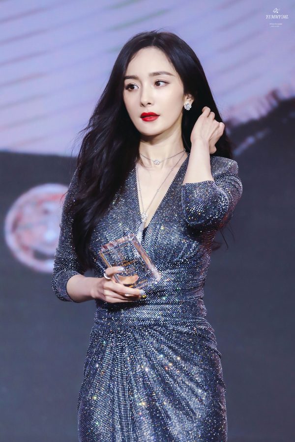 杨幂bulingbuling闪闪发光长裙出席活动_4