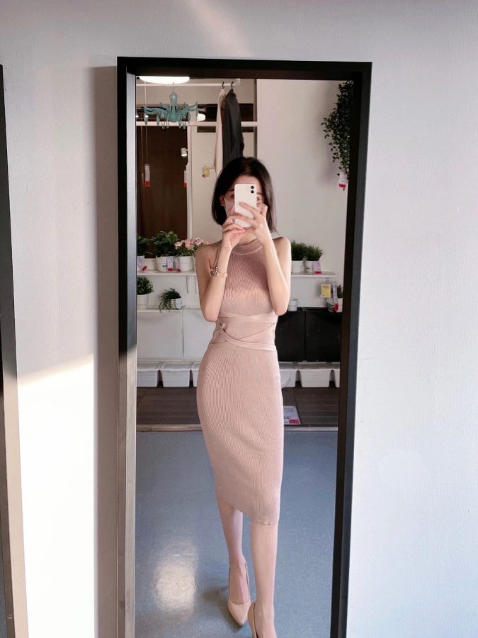 逛宜家的顶级身材的口罩美女自拍照_2