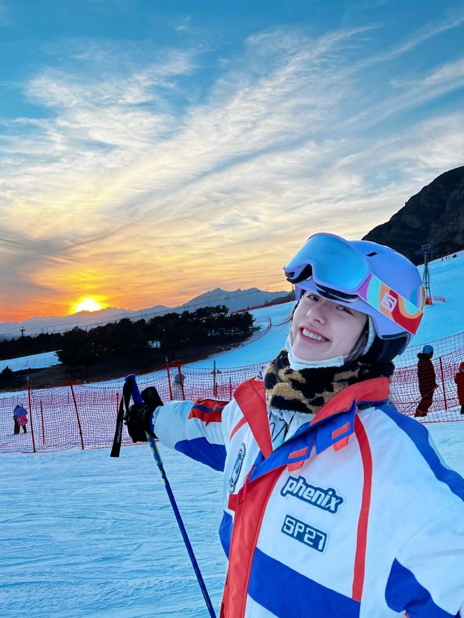 素颜林允双板女孩滑雪照_1