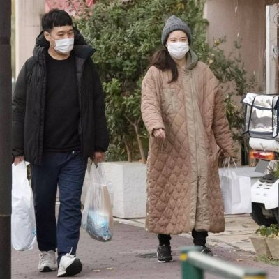 女神苍井优怀孕和老公凉太山里逛街照