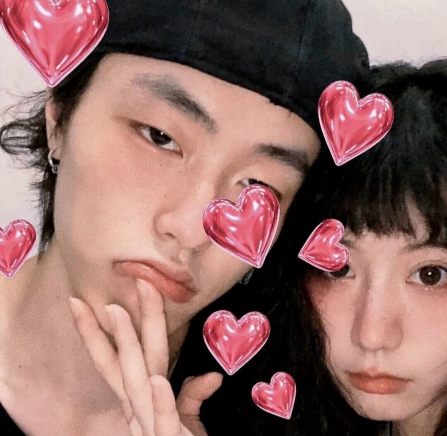 ins风真人露脸男女一人一张恩爱情头_3