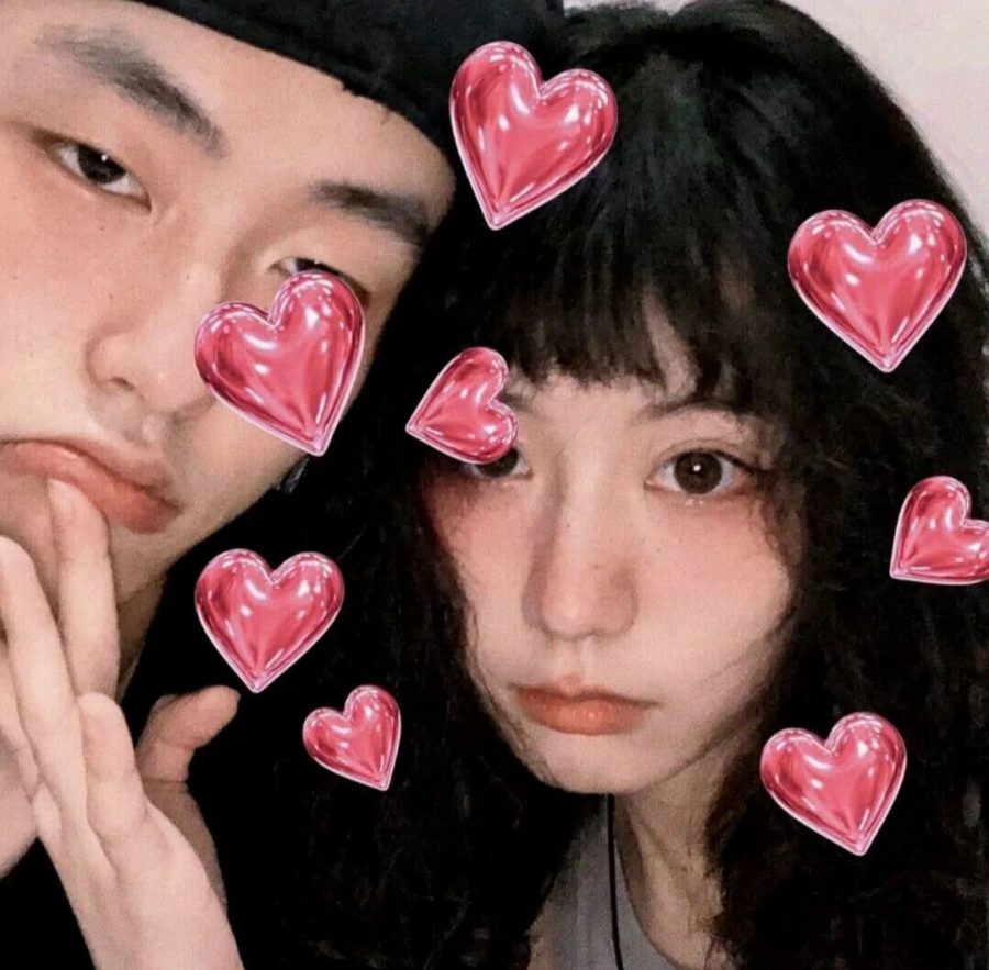 ins风真人露脸男女一人一张恩爱情头_4