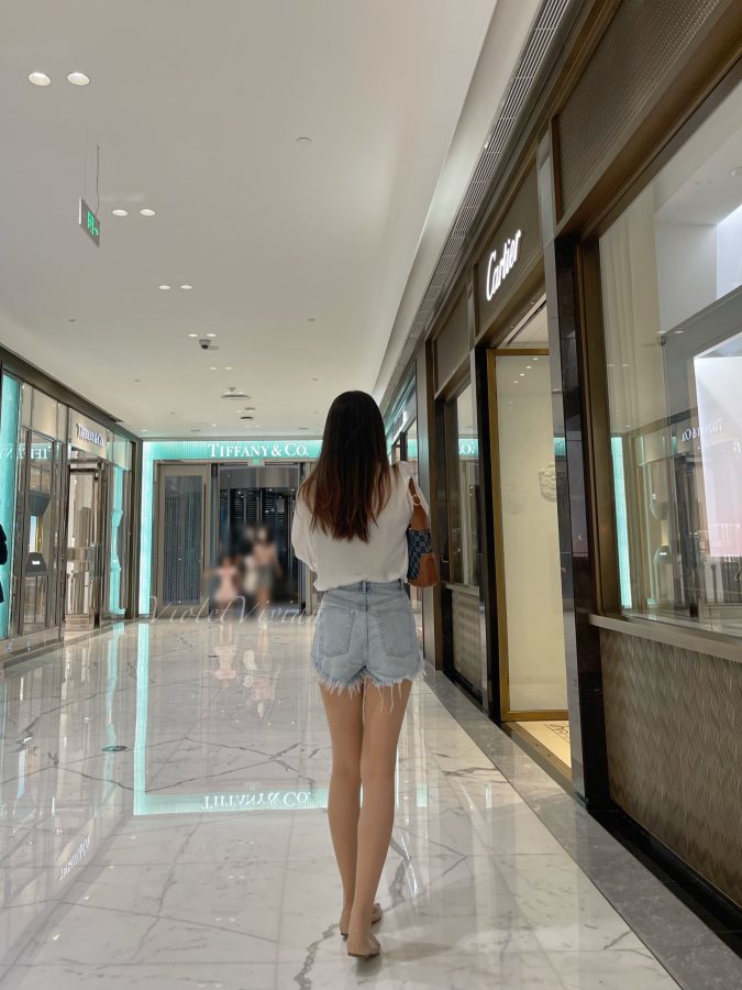 长腿美女VioletteVivian牛仔短裤肉丝平底单鞋穿搭_3