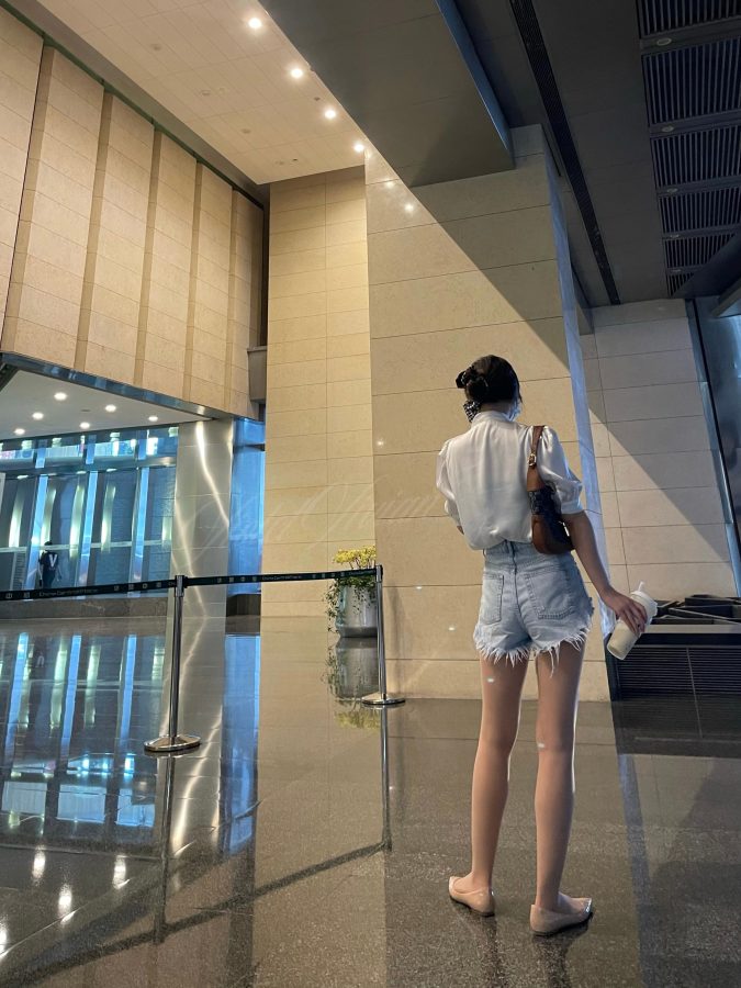长腿美女VioletteVivian牛仔短裤肉丝平底单鞋穿搭_5