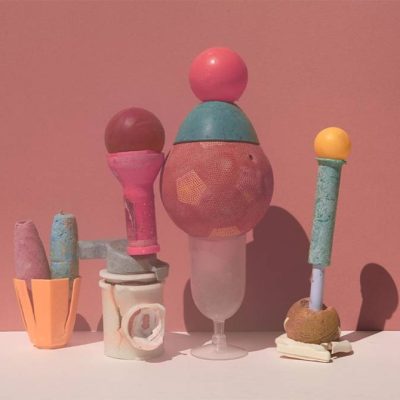 thirza schaap 将海滩垃圾变成艺术品，废旧瓶唯美图