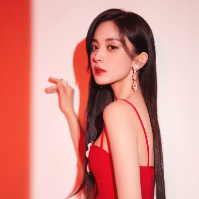 古力娜扎红裙写真图片