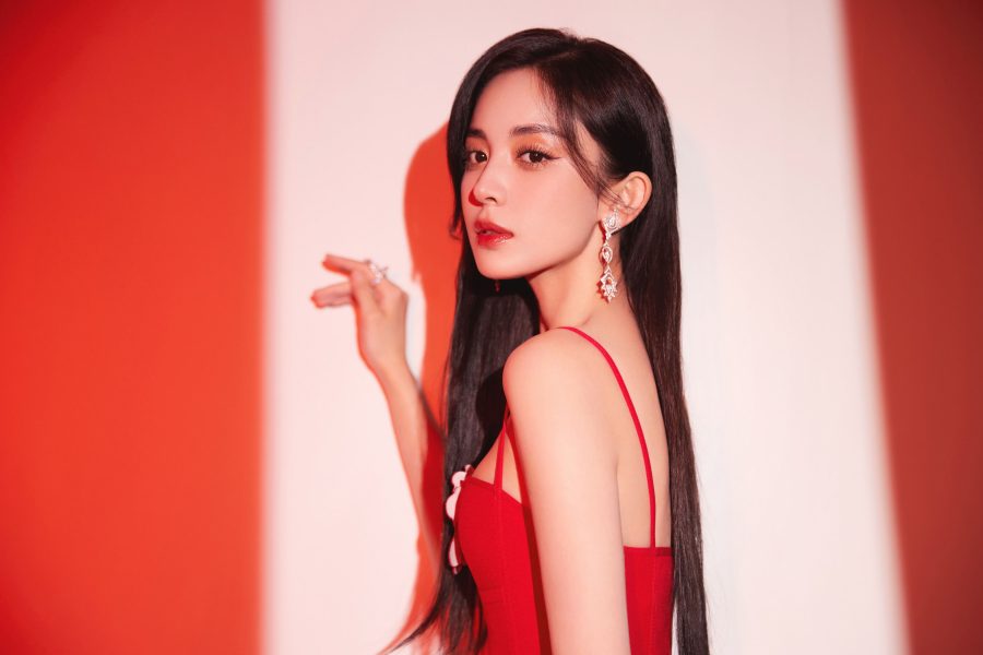 古力娜扎红裙写真图片_5