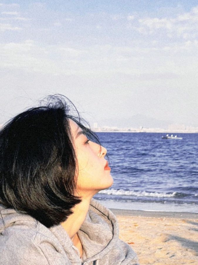 海边带眼镜的周雨彤顶级知性美女_5