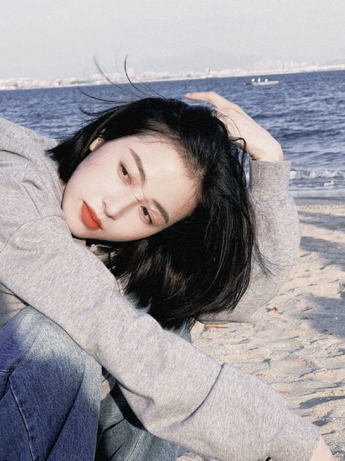 海边带眼镜的周雨彤顶级知性美女_9