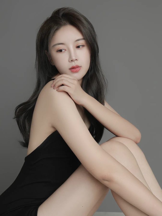 可咸可甜又纯又欲的小姐姐写真_1