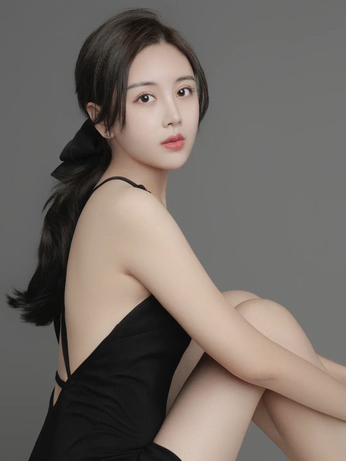 可咸可甜又纯又欲的小姐姐写真_2