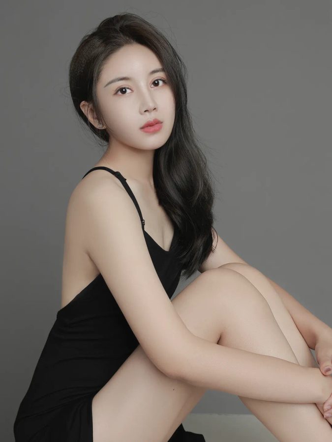 可咸可甜又纯又欲的小姐姐写真_3