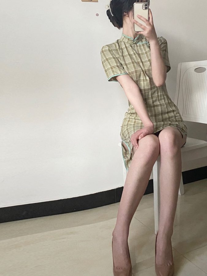 身高170的女穿旗袍搭配8厘米高跟鞋的效果_3