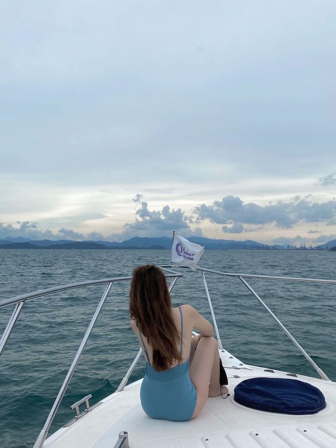 美女游艇出海自拍 这是要开派对吗？_4