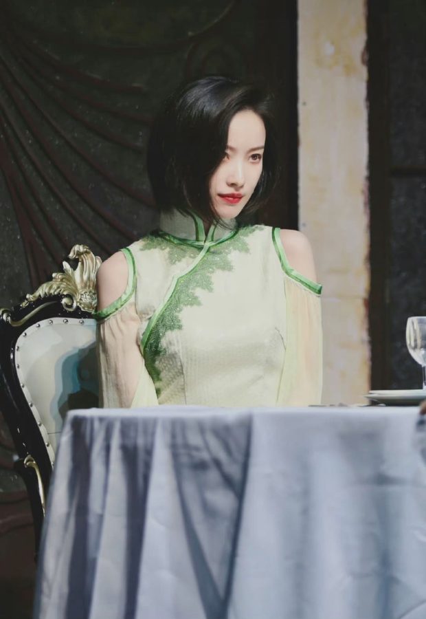 话剧《幺幺洞捌》倪妮绿色旗袍_3