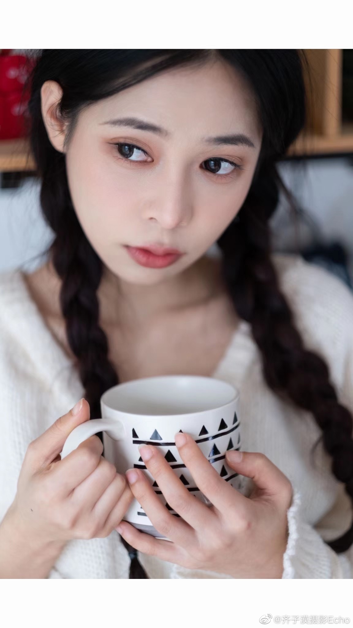 双马尾辫子纯欲美女毛衣写真_3